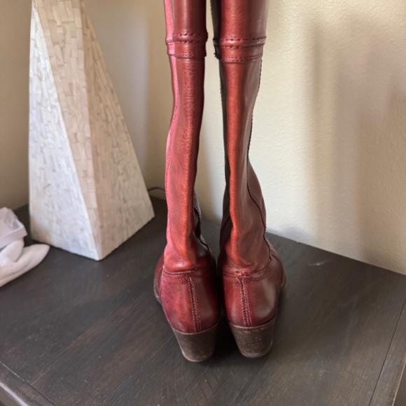 Rare Frye Jane Tall - Plum - size 7 - Picture 4 of 8
